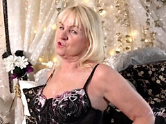 Leie, Blondine, Britisch, Familie, Lingerie, Milf, Mutti, Sohn