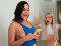 Большая жопа, Блондинки, Минет, Пальцем, Ласковые ручки, Трусики, Стриптизерша, Молоденькие