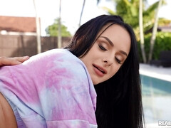 Grosser schwanz, Blasen, Kehlenfick, Lesbisch, Lecken, Im freien, Muschi, Arsch lecken