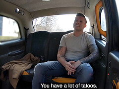 18 jahre, Blasen, Hundestellung, Lingerie, Im freien, Öffentlich, Strümpfe, Jungendliche (18+)