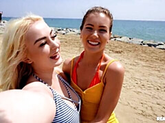 Strand, Grosser arsch, Fingern, Lingerie, Masturbation, Entkleiden, Jungendliche (18+), Titten