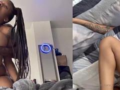 Amateur, Nana, Gros seins, Sucer une bite, Rondelette, Éjaculation interne, Noir ébène, Nénés