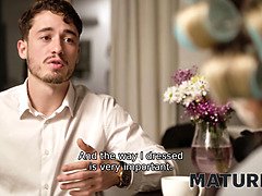 Grote mammen, Blond, Oudere vrouw, Frans, Hardcore, Rijpe lesbienne, Natuurlijke tieten, Verleid