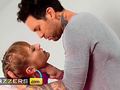Gros seins, Sucer une bite, Éjaculation interne, Gode, Monstre, Seins naturels, Rasée, Adolescente