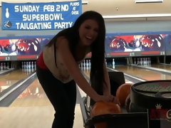 Enthousiasteling, Grote mammen, Vriendin, Gezichtspunt, Openbaar, Kut duiken, Geschoren, Tieten likken