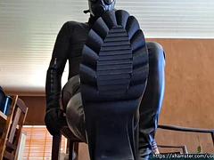 Grote lul, Laarzen, Voeten, Fetisj, Latex, Masturbatie, Gezichtspunt, Alleen