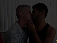 Homosexuelle, Embrassement