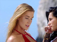 Blasen, Braunhaarige, Aufs gesicht abspritzen, Frau frau mann, Flotter dreier