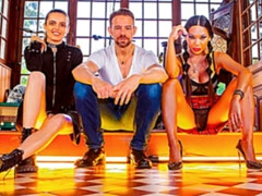 In den arsch, Grosser arsch, Grosser schwanz, Grosse titten, Blasen, Hundestellung, Flexibel, Milf