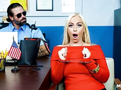 Grote kont, Grote lul, Grote mammen, Blond, Pijpbeurt, Hondjeshouding, Moeder die ik wil neuken, Kantoor