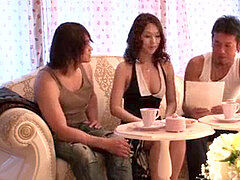 Asiatique, Sucer une bite, Japonaise, Mère que j'aimerais baiser, Jarretelles, Plan cul à trois