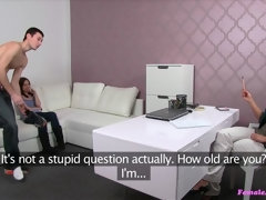 Enthousiasteling, Pijpbeurt, 1 man 2 vrouwen, Vingeren, Lesbisch, Likken, Kantoor, Kut duiken