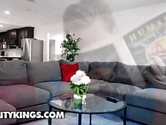 Sucer une bite, Clito, Gorge profonde, En levrette, Noir ébène, Réalité, Rasée, Belle mère