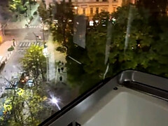 Gros cul, Grosse, Embrassement, Lesbienne, Public, Chatte, Grande, Nénés