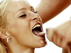 Strand, Grosser schwanz, Blondine, Doppelpenetration, Aufs gesicht abspritzen, Handjob, Mann mann frau, Muschi