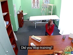 Amateur, Médecin, Doigter, Lesbienne, Infirmière, Bureau, Uniforme, Voyeur