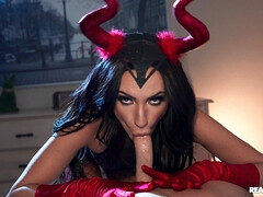 Grosse titten, Blasen, Kehlenfick, Studentenwohnheim, Würgen, Handjob, Lecken, Krankenschwester