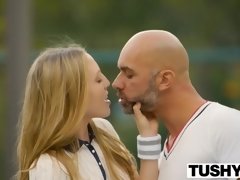 Анальный секс, Язык в попке, Блондинки, Минет, Парочка, На природе, Порнозвезда, Сиськи