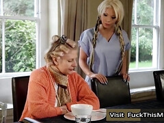 In den arsch, Grosser schwanz, Grosse titten, Hundestellung, Doppelpenetration, Milf, Pov, Spielzeuge