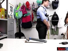 Gros seins, Sucer une bite, Brunette brune, Plantureuse, Hd, Réalité, Rasée, Adolescente