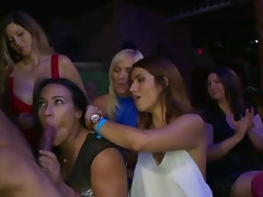 Grosse titten, Blasen, Verrückt, Spermaladung, Aufs gesicht abspritzen, Hardcore, Latina, Ablutschen