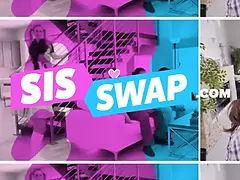 Bruinharig, Sperma shot, Vingeren, Moeder die ik wil neuken, Mager, Taboe, Tieten likken, Uniformpje