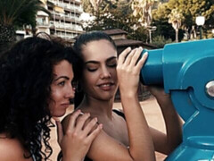 指いじり, レズビアン, なめる, オナニー, オマンコ, 剃毛, ストリッピング, おもちゃ