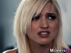 Teen in lesbian threeway