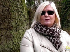 Blond, Mollig, Omie, Lesbisch, Masturbatie, Rijpe lesbienne, Moeder die ik wil neuken, Moeder