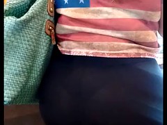 Super bunda em uma legg transparente