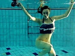 Gros seins, Hd, Seins naturels, Piscine, Public, Russe, Solo, Nénés