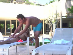 Blond, Pijpbeurt, Sperma in gezicht, Handbeurt, Hd, Natuurlijke tieten, Kut duiken, Geschoren