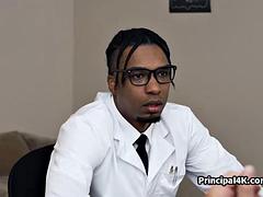 Grosse bite, Gros seins, Noire, Sucer une bite, Noir ébène, Interracial, Bureau, Nénés