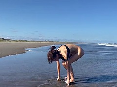 Amateur, Plage, Bikini, Femme couguar, Hard, Japonaise, Public, Nénés
