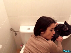 Kont, Pijpbeurt, Flashing, Hardcore, Pornster, Kut duiken, Tieten likken