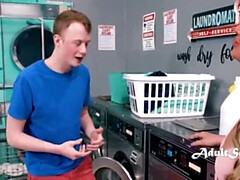 デカ尻, ブロンド, 茶髪の, 巨乳な, 乱交, なめる, 淫乱熟女, 剃毛