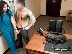 Leie, Blasen, Braunhaarige, Schwanz, Hardcore, Hausfrau, Krankenschwester, Büro