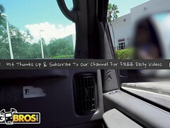 Blasen, Braunhaarige, Pummelig, Paar, Hardcore, Natürlichen titten, Rasiert, Titten