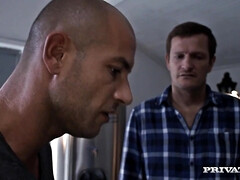 Анальный секс, Большие сиськи, Грудастые, Натуральные, Натуральные сиськи, Втроем, Сиськи, Шлюха