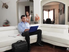 Sucer une bite, Brunette brune, En levrette, Hard, Naturelle, Seins naturels, Petite femme, Chatte