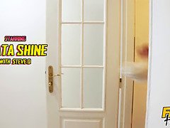 浴室, デカパイ, フェラチオ, 怪物, 天然, オーガズム, ロシア人, 叫ぶ