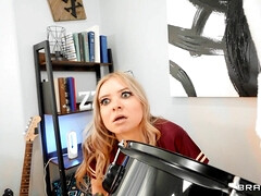 Hard, Seins naturels, Piercing, Chatte