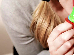 Papi, Jungendliche (18+), Tittenfick