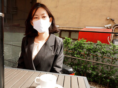 Manami Honjyo treats a hard cock to a great blowjob