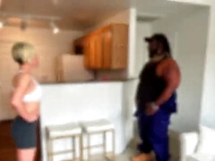 Leie, Grosser schwanz, Blasen, Hundestellung, Interrassisch, Küssen, Milf, Reiten