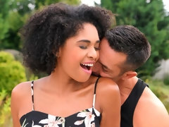 Cul, Sucer une bite, Brunette brune, En levrette, Noir ébène, Branlette thaïlandaise, Rasée, Nénés