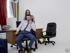 Жопа, Брюнетки, Европейки, Латиноамериканки, В офисе, Пирсинг, Испанки, Сиськи