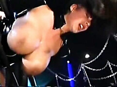 Bondage discipline sadomasochisme, Grote kont, Grote mammen, Bruinharig, Dominatie, Dominante vrouw, Fetisj, Oud