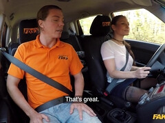 Amateur, Coche, Estilo perrito, Tetas naturales, Al aire libre, Perforación, Falda, Tatuaje