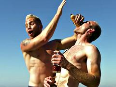 Tridimensionnel, Anal, Bisexuelle, Sucer une bite, Attrapée, Double pénétration, Interracial, Plan cul à trois